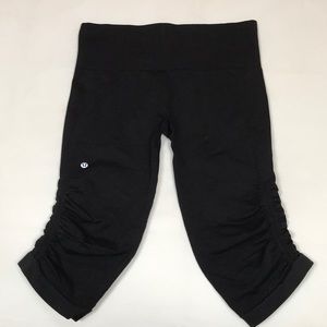 In the Flow Lulu Lemon cropped leggings